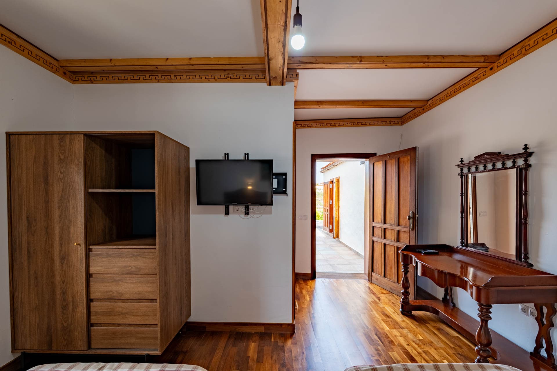 Habitación doble con baño en Finca Anconito, vista lateral