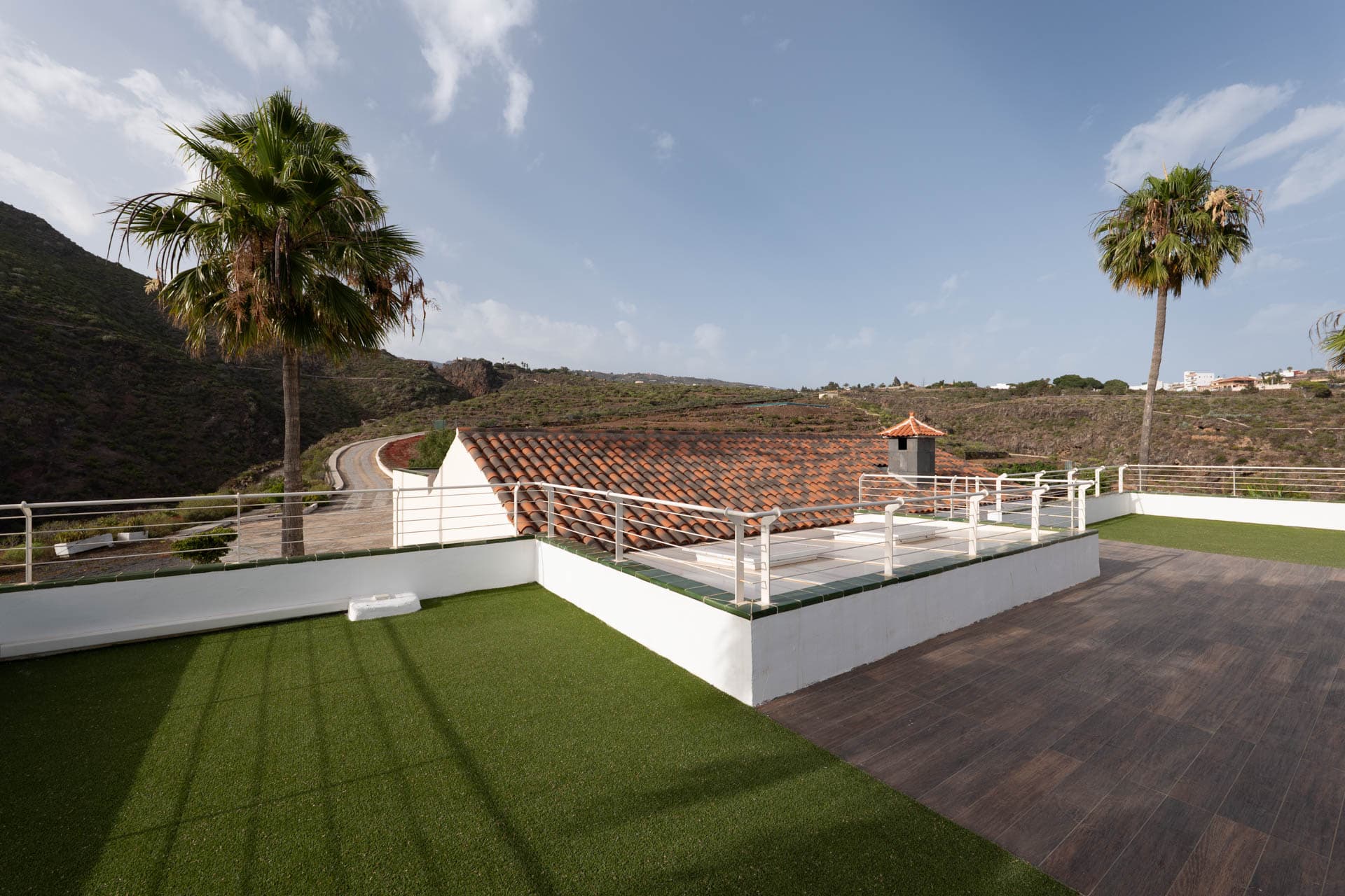 Vistas desde la azotea de Finca Anconito hacia el Atlántico y La Gomera