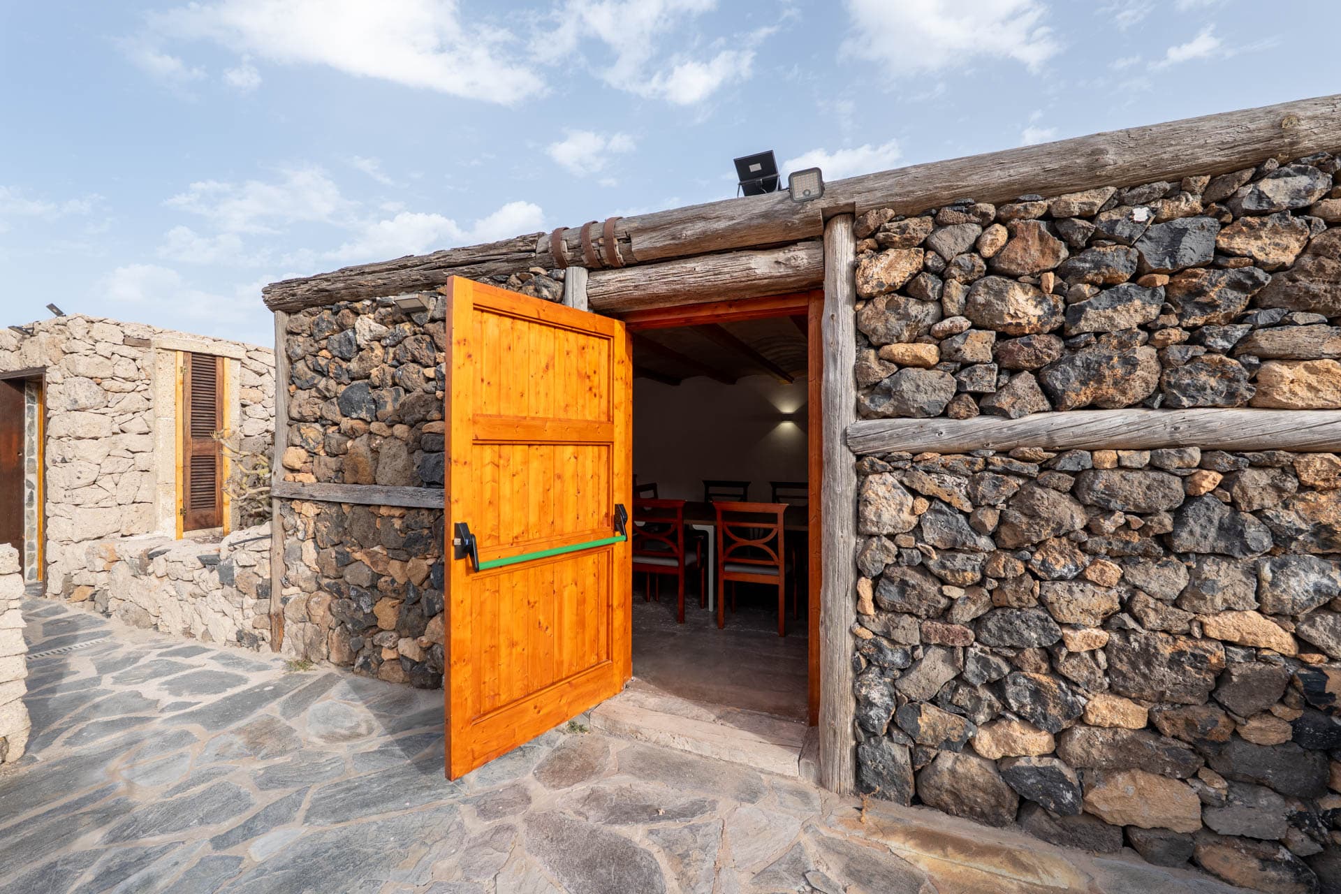 Sala multifunción de La Cochinera para talleres en Finca Anconito