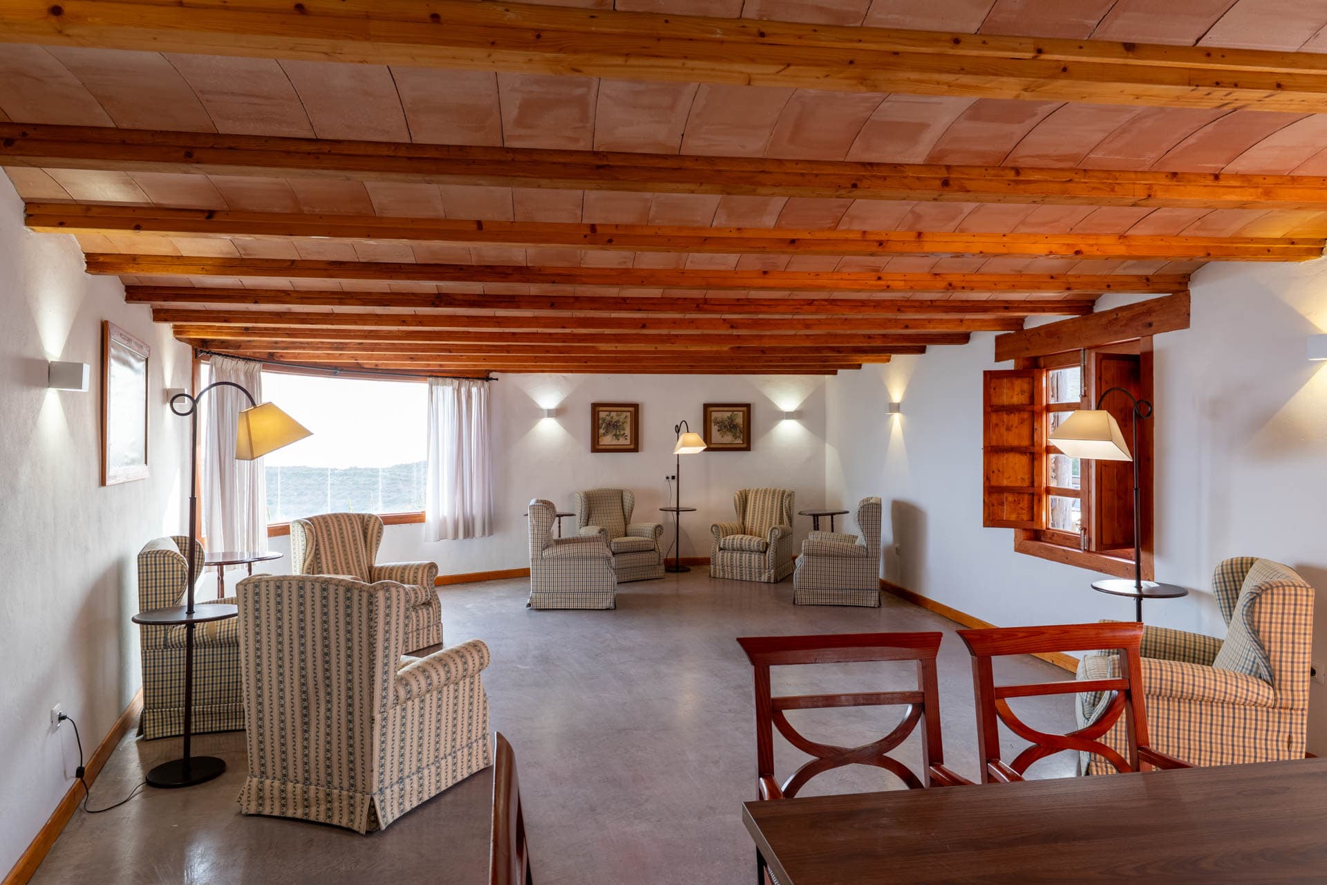 Espacio multifunción con luz natural en La Cochinera